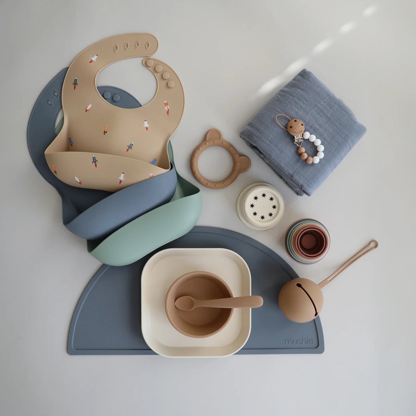 Feeding Bib | Rocket Ship
