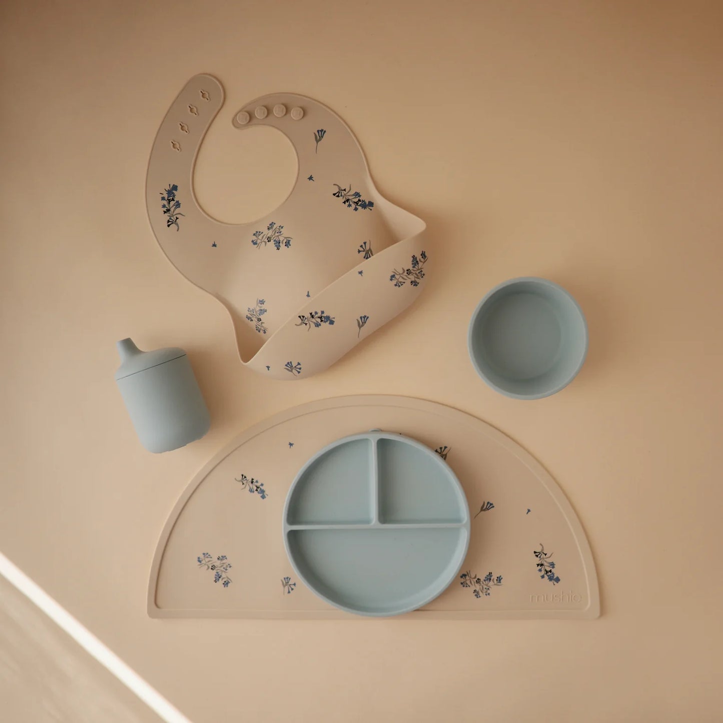 Feeding Bib | Lilac Flowers