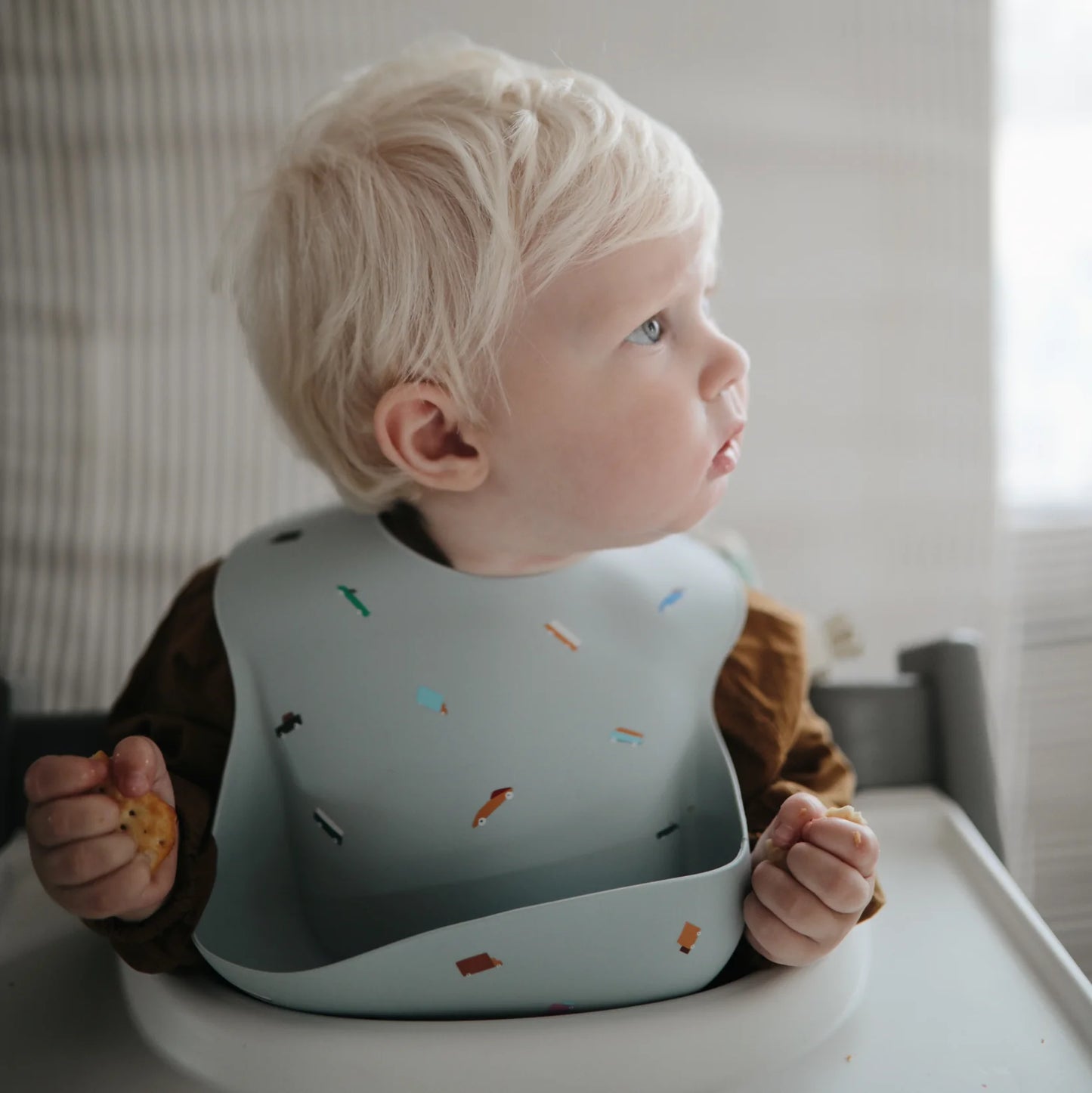 Feeding Bib | Retro Cars