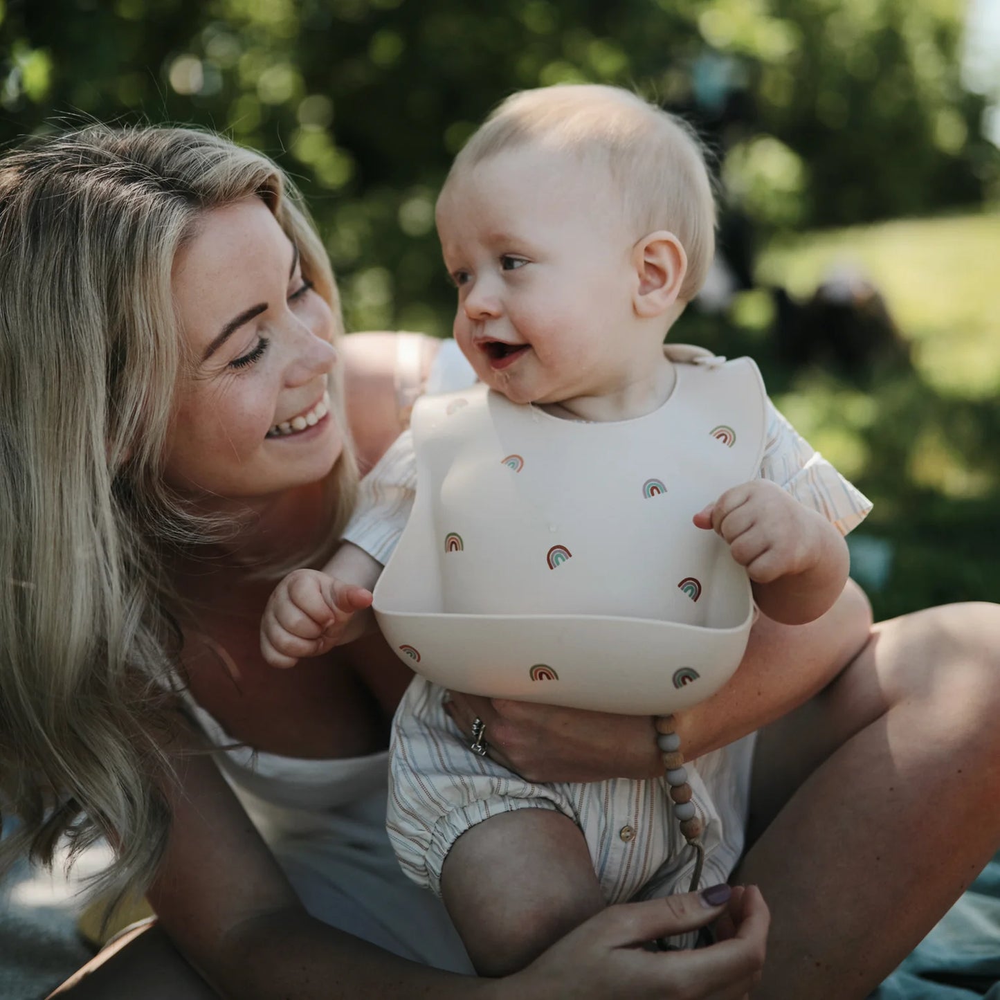 Feeding Bib | Rainbows